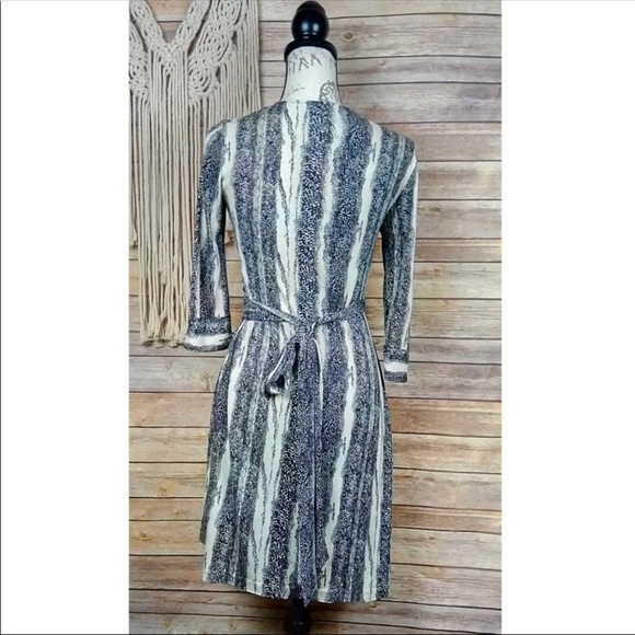 Diane Von Furstenberg | Silk Speckled Dot Print 3/4 Sleeve Wrap Style Midi Dress - Picture 4 of 8